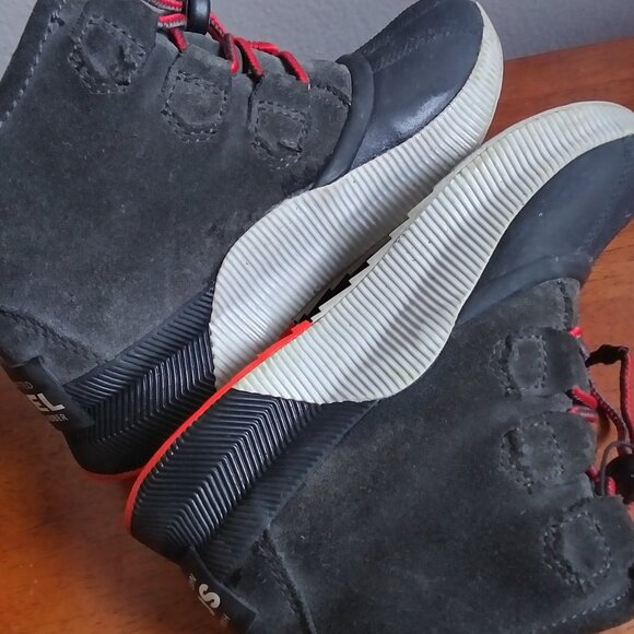 SOREL OUT  N ABOUT Winter Boot Boys/Girls sz 4 Gray Suede - Picture 3 of 11